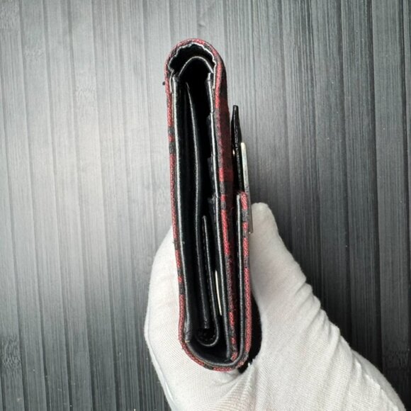 Fendi Zucca Red Bifold - Picture 10 of 10